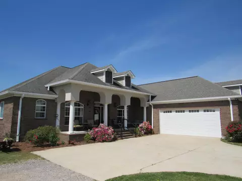 64 Co Rd 452, Section, AL 35771