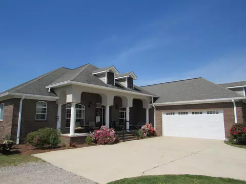 64 Co Rd 452, Section, AL 35771