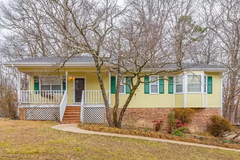 5025 Hunter Village Dr, Ooltewah, TN 37363