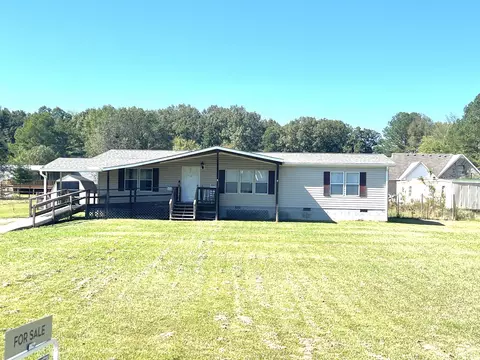 68 S C St, Hillsboro, TN 37342