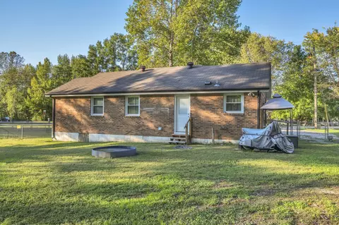 135 Batey Cir, Dickson, TN 37055 photo 23