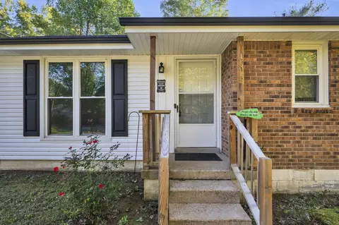 135 Batey Cir, Dickson, TN 37055 photo 3