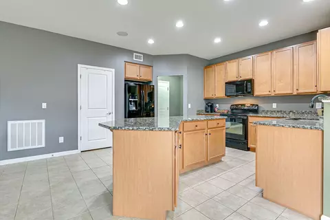 Kitchen - 2002 Oak Dr, Murfreesboro, TN 37128 photo 2 of 4