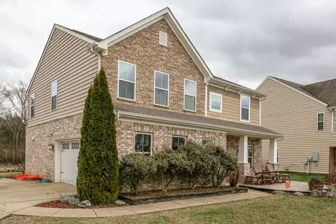 Exterior - 2002 Oak Dr, Murfreesboro, TN 37128 photo 2 of 25