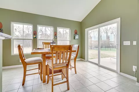 Dining - 2002 Oak Dr, Murfreesboro, TN 37128 photo 3 of 3