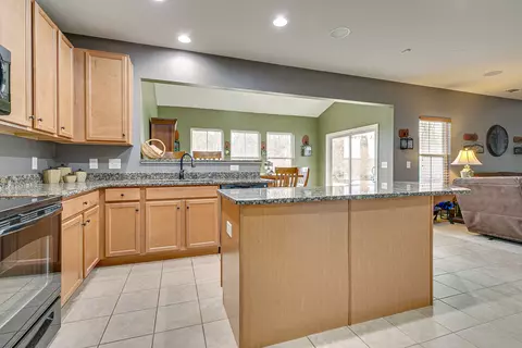 Kitchen - 2002 Oak Dr, Murfreesboro, TN 37128 photo 3 of 4
