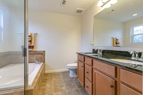 Bath - 2002 Oak Dr, Murfreesboro, TN 37128 photo 1 of 2