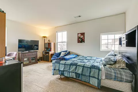 Bedroom - 2002 Oak Dr, Murfreesboro, TN 37128 photo 1 of 6