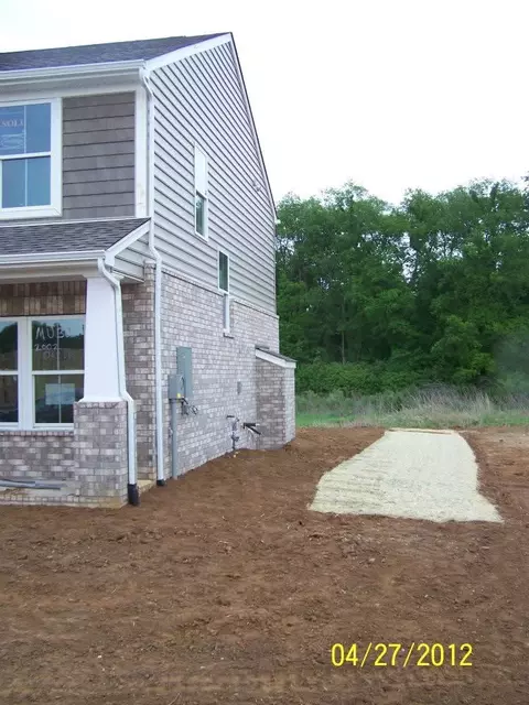 Exterior - 2002 Oak Dr, Murfreesboro, TN 37128 photo 23 of 25