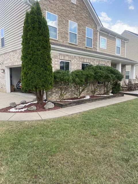 Exterior - 2002 Oak Dr, Murfreesboro, TN 37128 photo 4 of 25