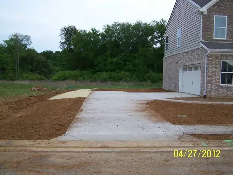 Exterior - 2002 Oak Dr, Murfreesboro, TN 37128 photo 21 of 25