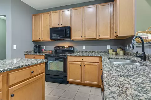 Kitchen - 2002 Oak Dr, Murfreesboro, TN 37128 photo 4 of 4