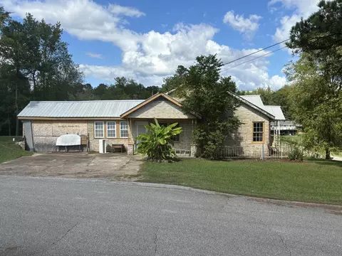 284 Rains St, Parsons, TN 38363