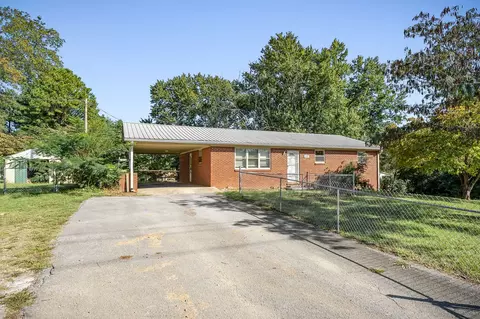 1991 Mine Lick Creek Rd, Cookeville, TN 38501