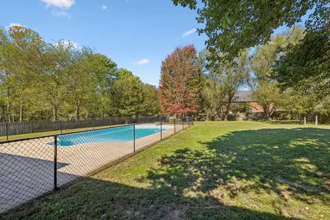 2585 Douglas Ln, Thompsons Station, TN 37179