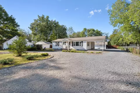 108 Main St W, Wartrace, TN 37183
