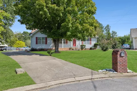 1002 Sheila Ct, Murfreesboro, TN 37129