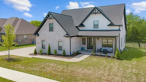 2774 Jasmine St, Lebanon, TN 37087