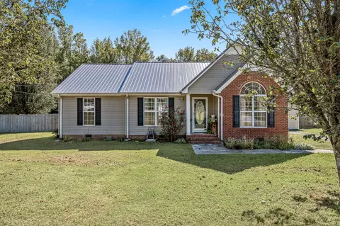 105 Saddleford Dr, Fayetteville, TN 37334
