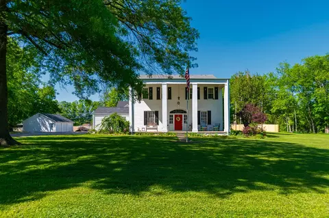 799 Whitthorne St, Shelbyville, TN 37160