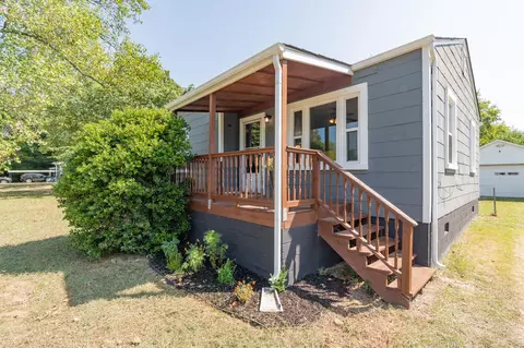 824 Henderson Ave, Rossville, GA 30741