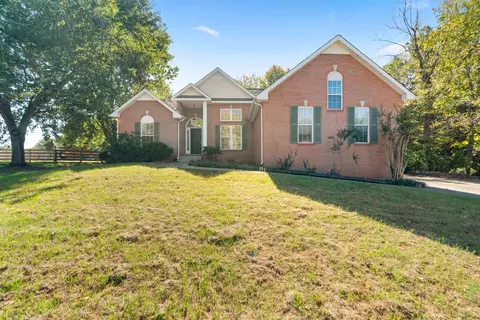 846 Brick Ct, Adams, TN 37010