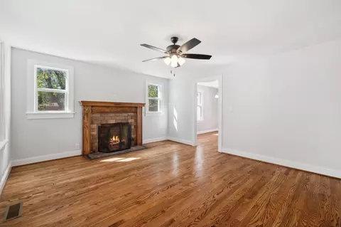 Living - 204 E Hillcrest Dr, Springfield, TN 37172 photo 1 of 3