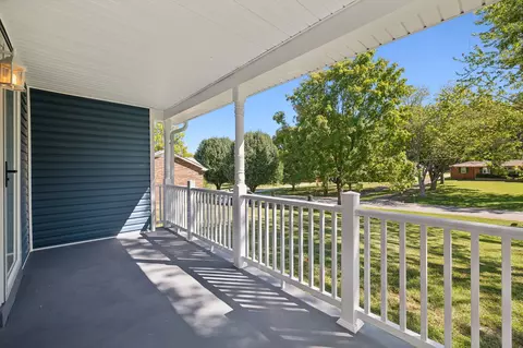 Exterior - 204 E Hillcrest Dr, Springfield, TN 37172 photo 8 of 10
