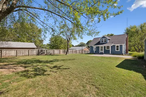 Exterior - 204 E Hillcrest Dr, Springfield, TN 37172 photo 4 of 10