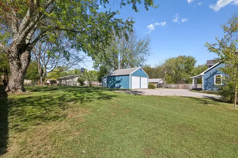 Exterior - 204 E Hillcrest Dr, Springfield, TN 37172 photo 6 of 10