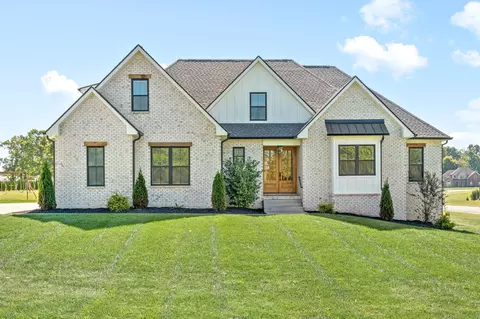 1048 Shady Grove Rd, Clarksville, TN 37043