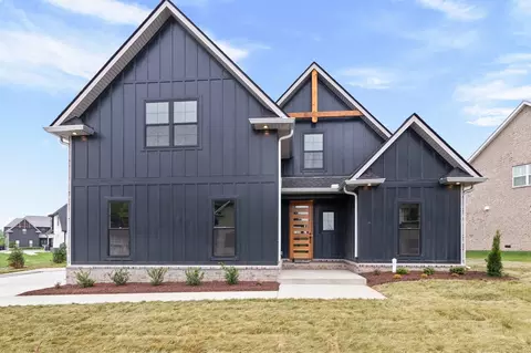 105 Sawyer Ct, Clarksville, TN 37043