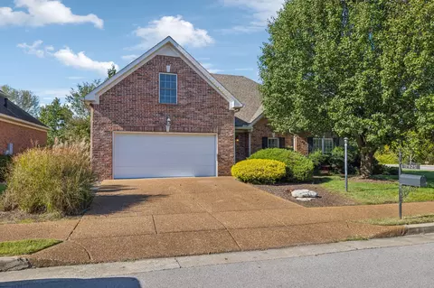 7925 Harpeth View Dr, Nashville, TN 37221