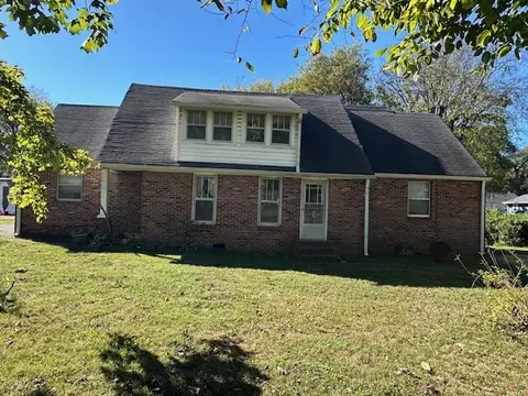 300 Walton Ferry Rd, Hendersonville, TN 37075
