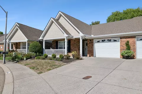 512 Village Green Cir, Murfreesboro, TN 37128