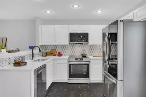 3281 Harpeth Springs Dr, Nashville, TN 37221