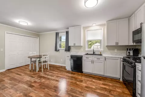 Kitchen - 116 Edgefield Cir, Dickson, TN 37055 photo 6 of 6