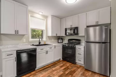Kitchen - 116 Edgefield Cir, Dickson, TN 37055 photo 4 of 6