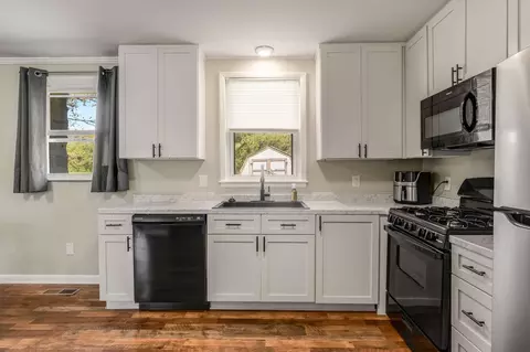 Kitchen - 116 Edgefield Cir, Dickson, TN 37055 photo 5 of 6