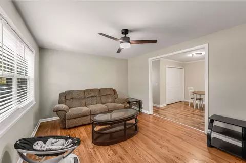 Living - 116 Edgefield Cir, Dickson, TN 37055 photo 1 of 3