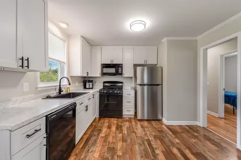 Kitchen - 116 Edgefield Cir, Dickson, TN 37055 photo 2 of 6