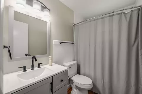 Bath - 116 Edgefield Cir, Dickson, TN 37055 photo 1 of 1
