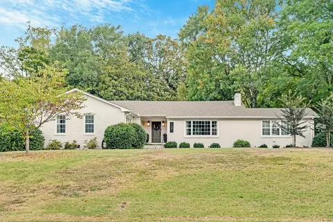 1104 Lakemont Dr, Dalton, GA 30720