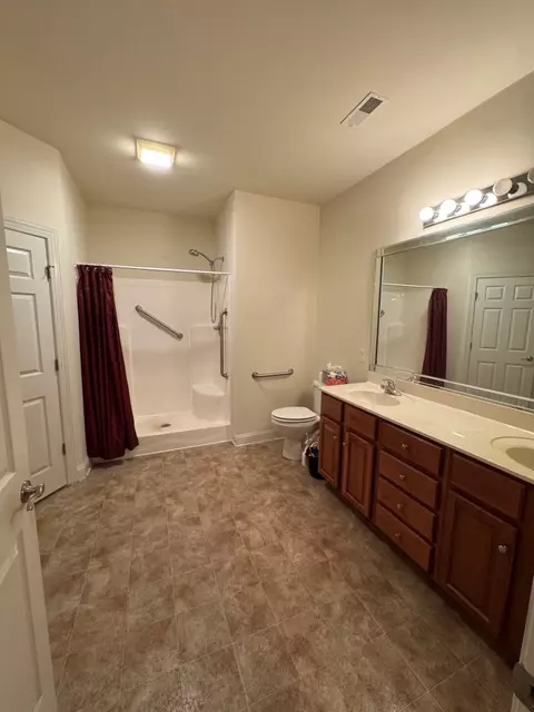 Bath - 110 Westview Dr, Spring Hill, TN 37174 photo 1 of 2