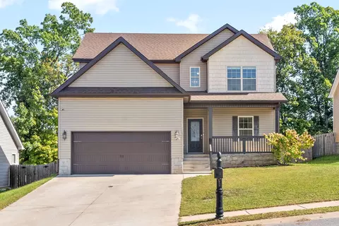 449 Woodtrace Dr, Clarksville, TN 37042