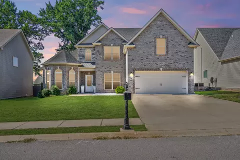 1006 Garner Hills Dr, Clarksville, TN 37042
