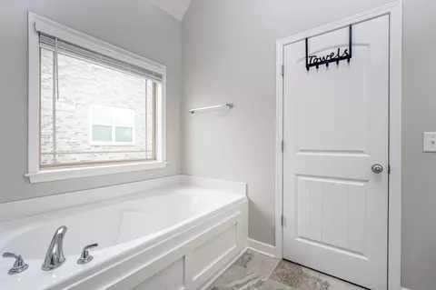 Bath - 2018 Lequire Ln, Spring Hill, TN 37174 photo 3 of 4