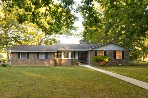 212 Macs Ln, Tullahoma, TN 37388