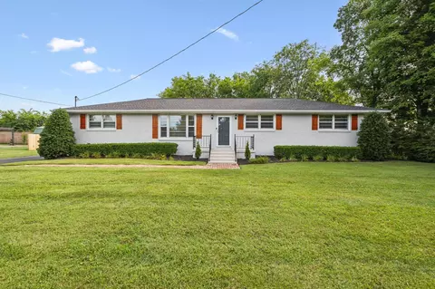 924 Winston Ave, Lebanon, TN 37087