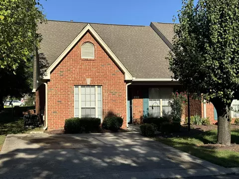 418 Riveredge Ct, Murfreesboro, TN 37128